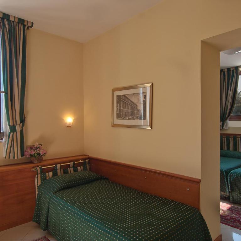 Residenza Paolo VI - Camera Tripla - 3