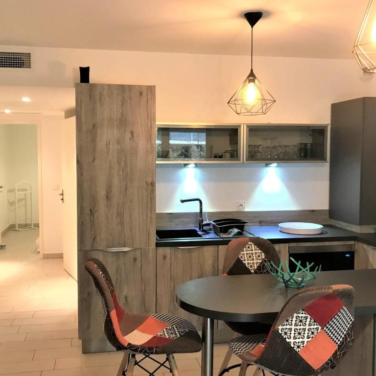 Centre Juan les Pins 1 bedroom with AC, swimming pool and parking - Appartamento - 7