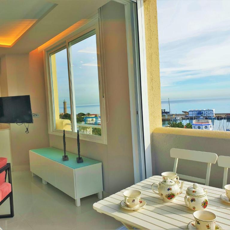 FABULOUS APARTMENT IN FRONT OF SEA & MARINA WITH INCREDIBLE VIEWS - Apartamento de 2 dormitorios - 3