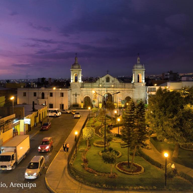 Hotel Plaza San Antonio Arequipa - Habitación Doble con baño privado y vistas a la montaña - 4
