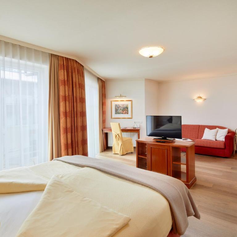 Hotel Barbarahof 4 stars Superior Adults Only "soft" from 10 years Summercard included - Suite Kitzsteinhorn mit Balkon - 3