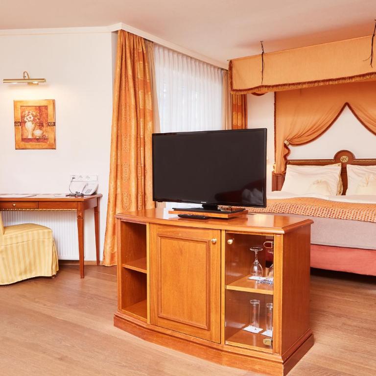 Hotel Barbarahof 4 stars Superior Adults Only "soft" from 10 years Summercard included - Hochzeitssuite mit Balkon - 6