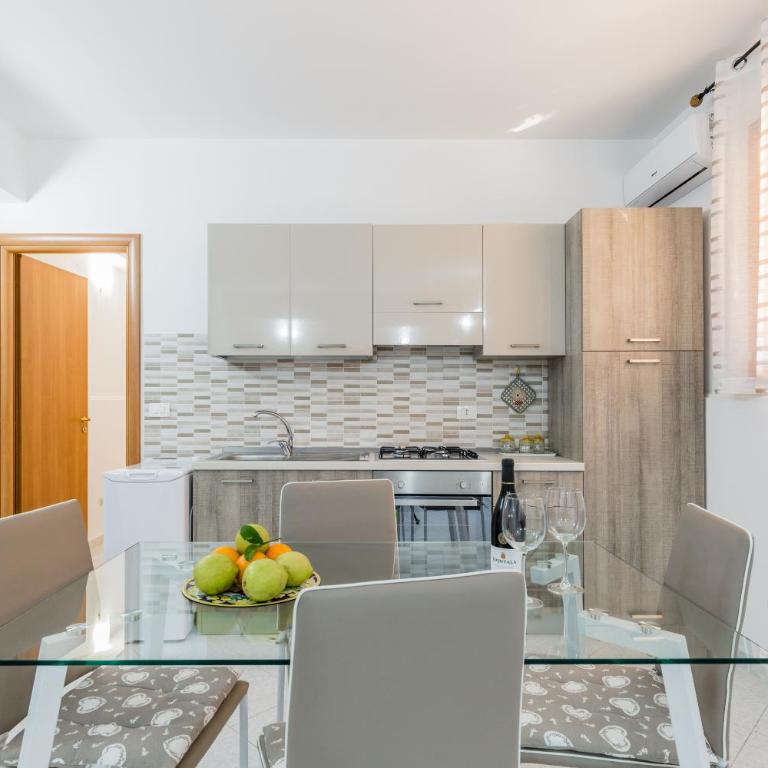 Anna's house near the sandy beach and with wifi - Appartamento Familiare con 2 Camere da Letto - 6