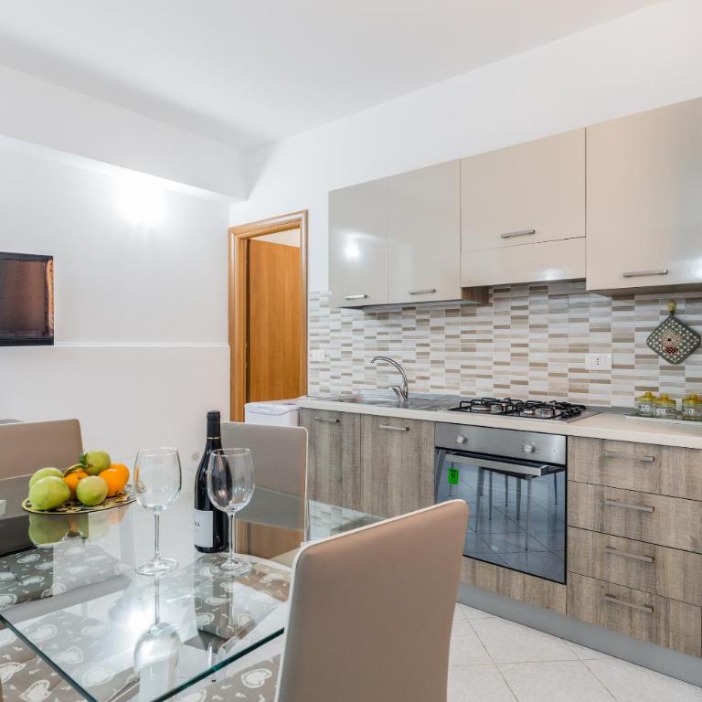 Anna's house near the sandy beach and with wifi - Appartamento Familiare con 2 Camere da Letto - 10
