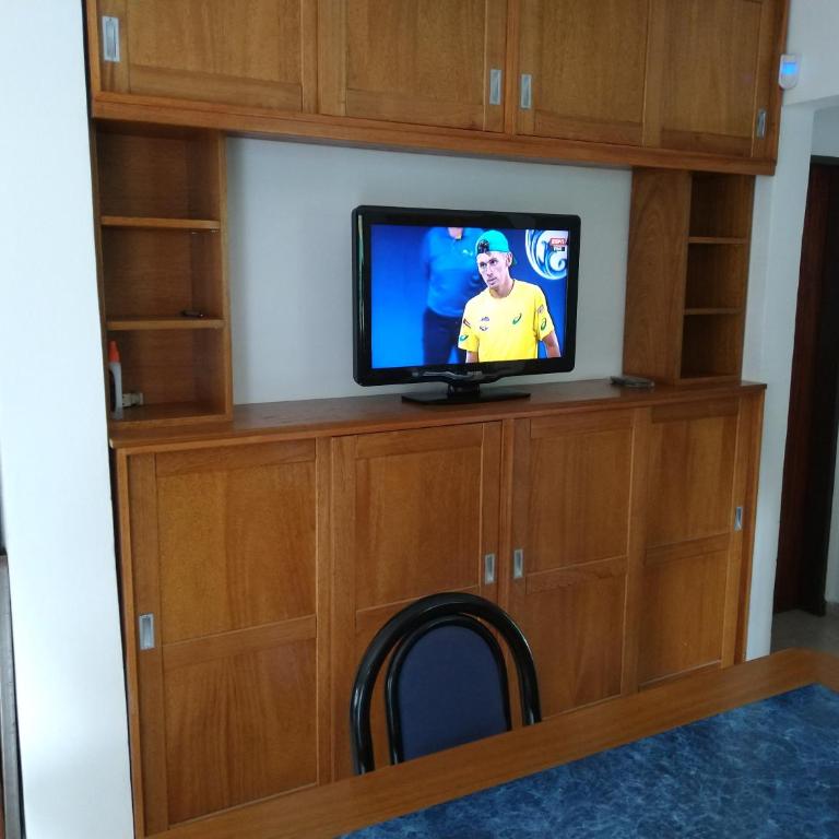 Casa con pileta privada - Three-Bedroom House - 10