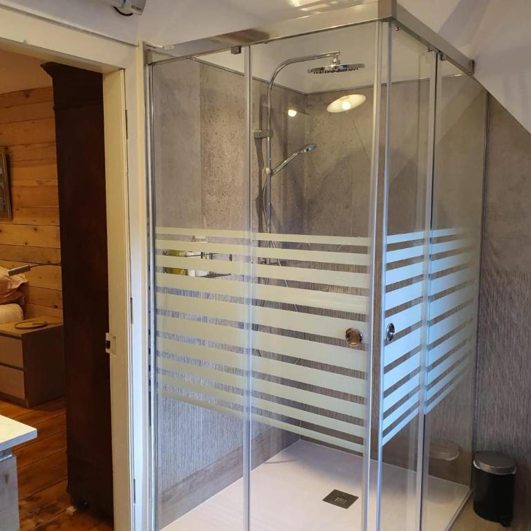 LE 41 AVENUE FOCH - Chambre Lit King-Size - Vue sur Montagne - 12