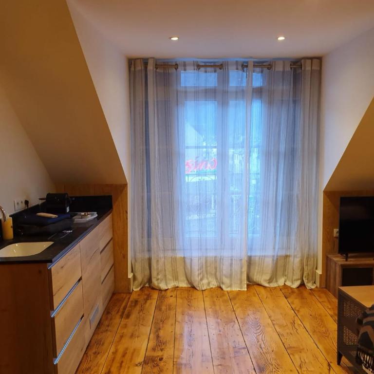 LE 41 AVENUE FOCH - Chambre Lit King-Size - Vue sur Montagne - 14
