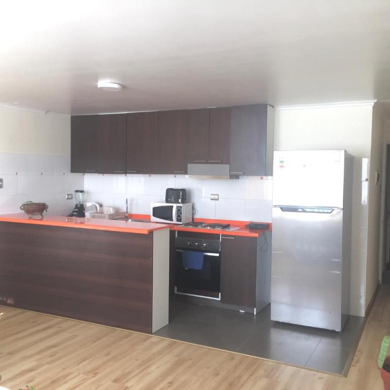 Departamento completo 70 mts2 (2 habs + 2 futones) - Centro Tomé - 6 personas max - Edificio Don Francisco - Two-Bedroom Apartment - 2