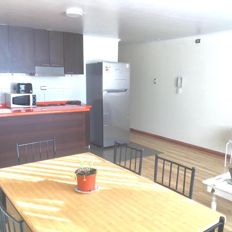 Departamento completo 70 mts2 (2 habs + 2 futones) - Centro Tomé - 6 personas max - Edificio Don Francisco - Two-Bedroom Apartment - 4