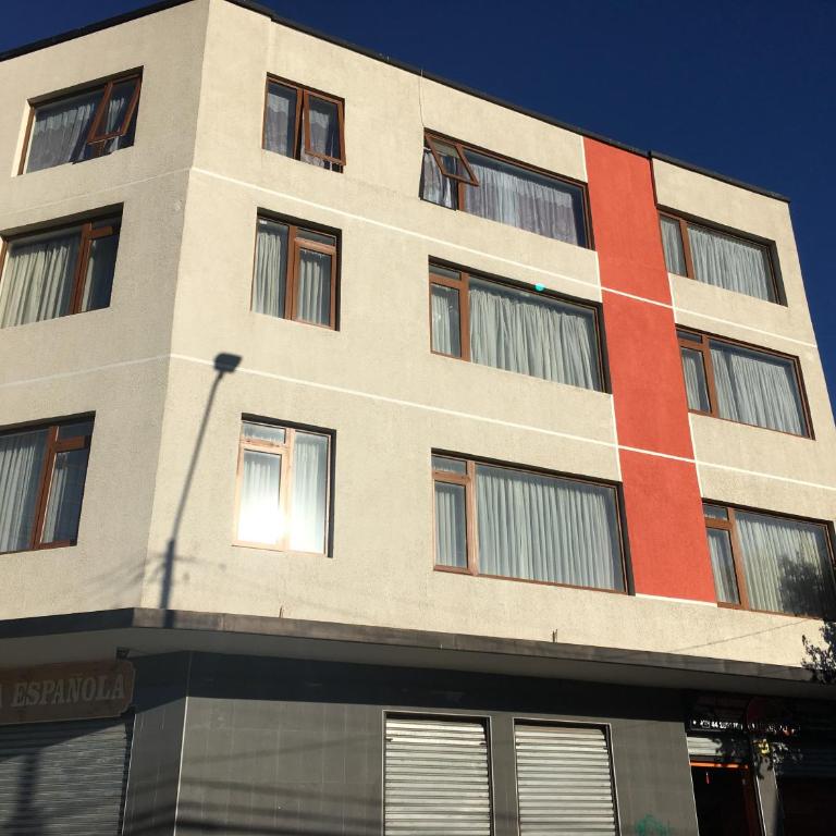 Departamento completo 70 mts2 (2 habs + 2 futones) - Centro Tomé - 6 personas max - Edificio Don Francisco - Two-Bedroom Apartment - 13