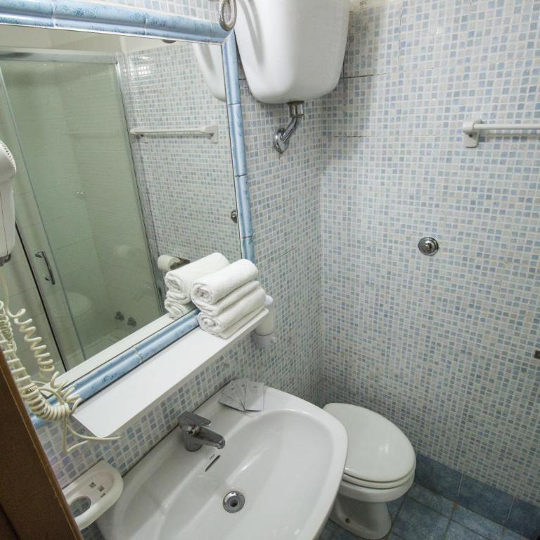 Aquarium Termini - Camera Familiare con Bagno Privato - 10