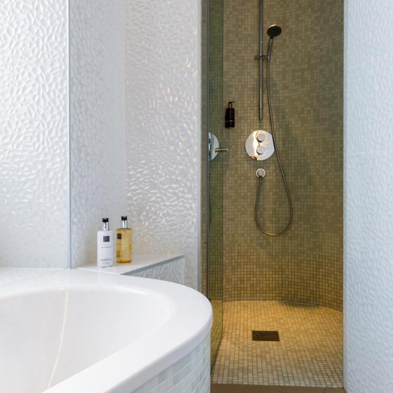 Oceania l'Hôtel de France Nantes - Chambre Double Prestige - 8