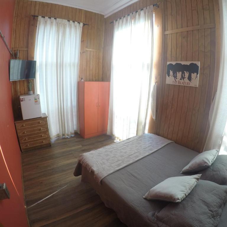 VOY Hostales - Poniente - Habitación Doble con baño privado - 10