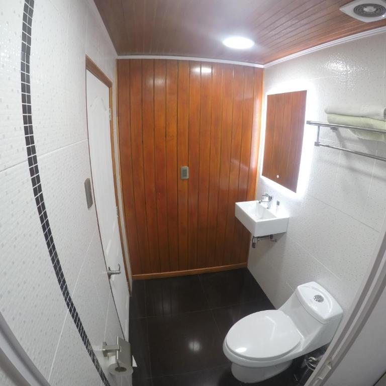 VOY Hostales - Poniente - Habitación Doble con baño privado - 4