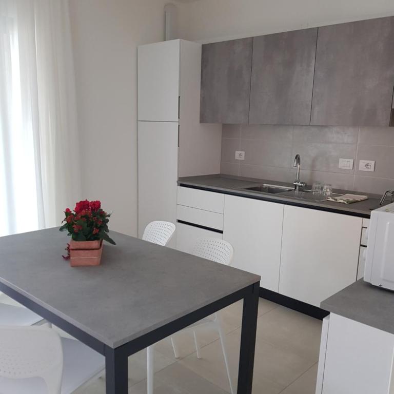 Cala Blu Residence con piscina-Centralissimo Lido di Jesolo - Appartamento con Vista Piscina - 4