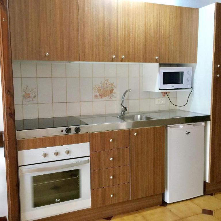 JARDINS DEL MAR 46 - Two-Bedroom Apartment - 11