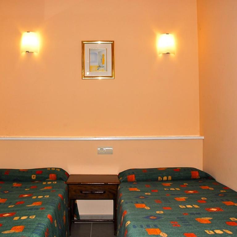 JARDINS DEL MAR 38 - Two-Bedroom Apartment - 13