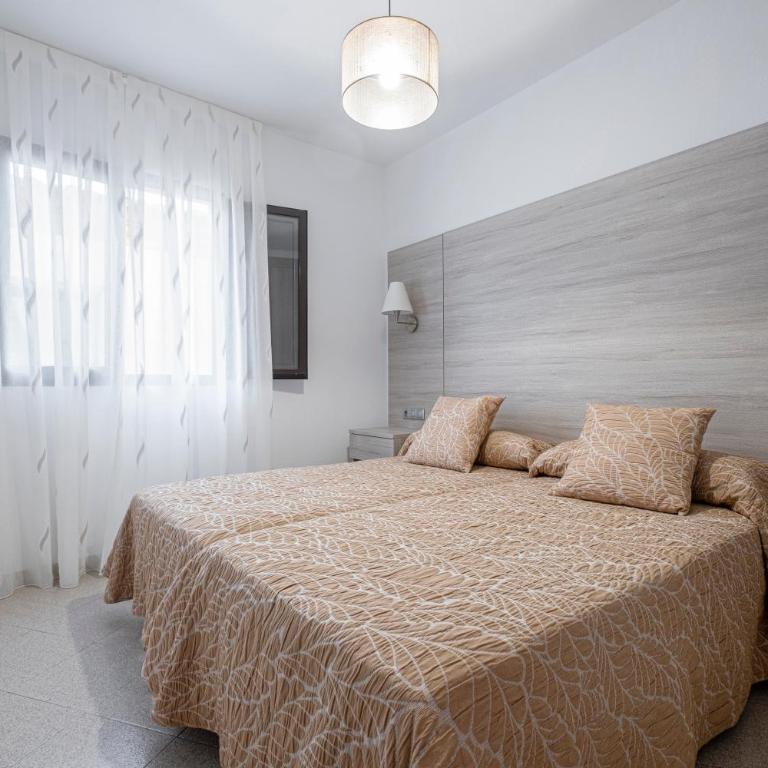 Apartamentos San Pedro - One-Bedroom Apartment - 1