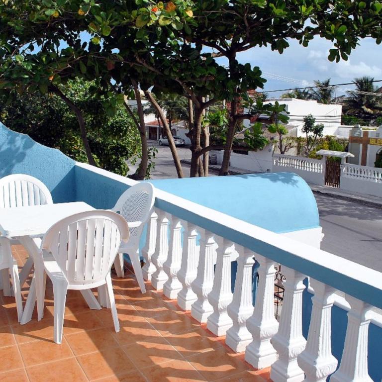 Righetto Vacation Rentals - Izamal Two-Bedroom Apartment (4 Adults) - 11