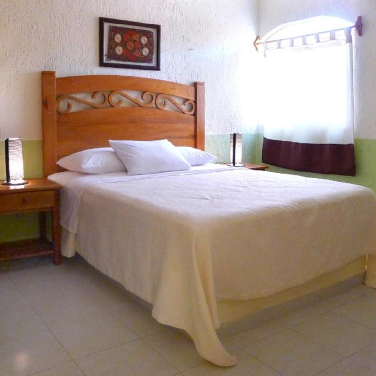 Righetto Vacation Rentals - Izamal Two-Bedroom Apartment (6 Adults) - 5