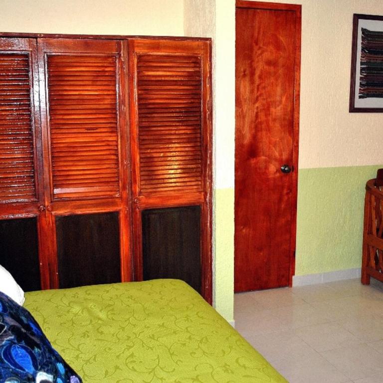 Righetto Vacation Rentals - Izamal Two-Bedroom Apartment (6 Adults) - 9
