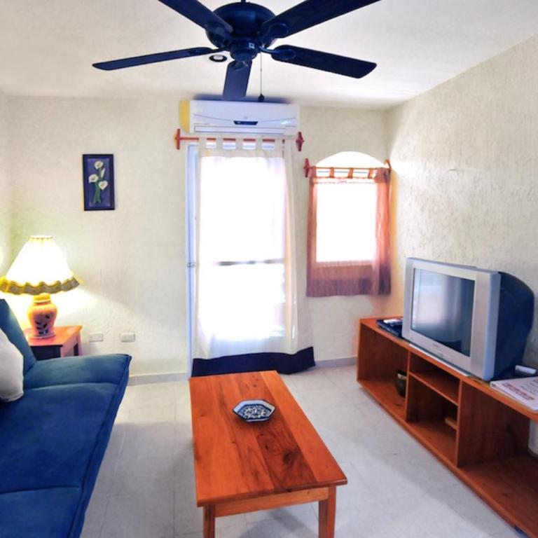 Righetto Vacation Rentals - Izamal Two-Bedroom Apartment (6 Adults) - 16
