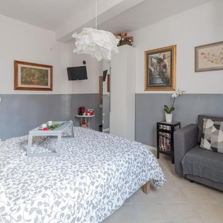 La Colombina - Double Room with Private Bathroom - 5