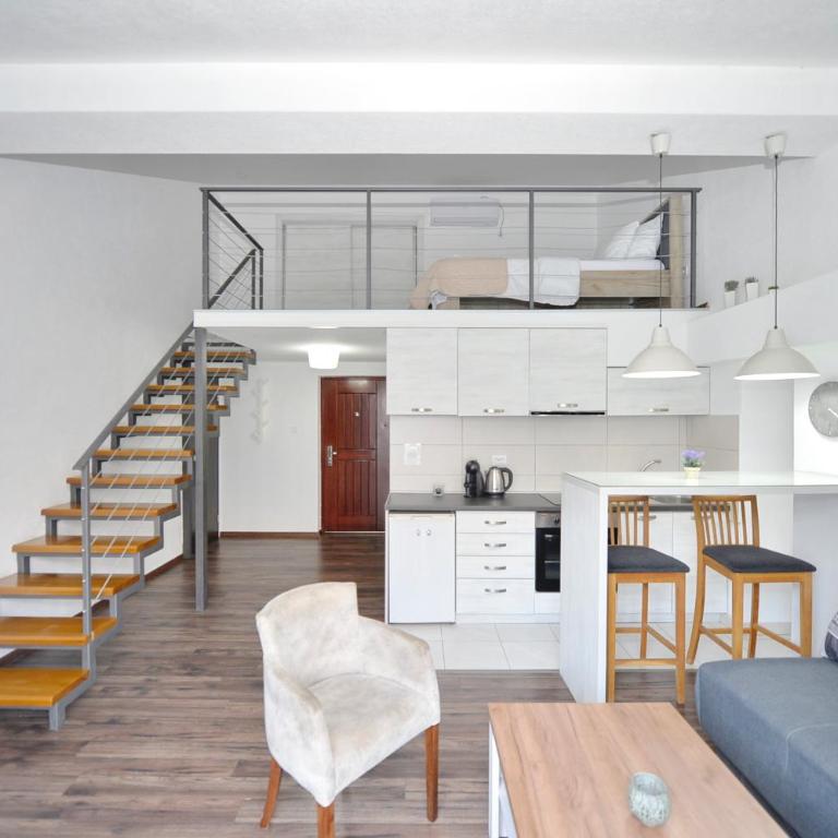 Seafront Apartments House 44 Private Balcony Old Town View - Studio Apartment with Sea View - 6