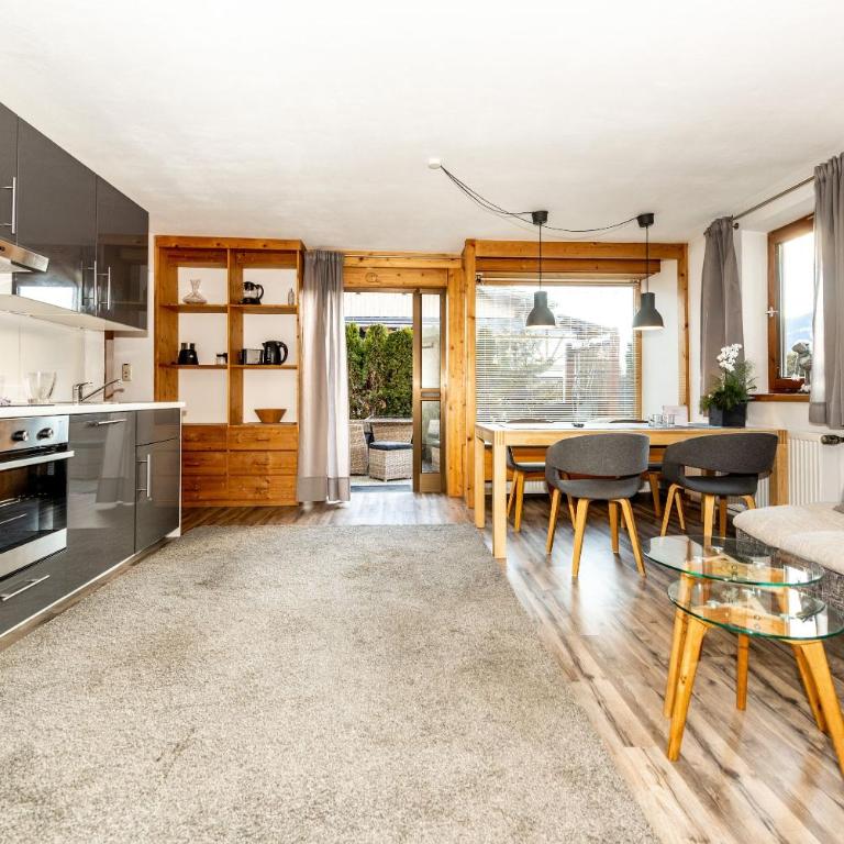 Alpen Appartements Marlene - Comfort Apartment mit zwei Schlafzimmern und Terrasse - 1