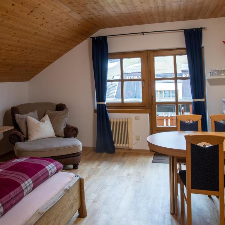Appartements Haus am Römerbad Bad Kleinkirchheim - Studio mit Balkon - 11