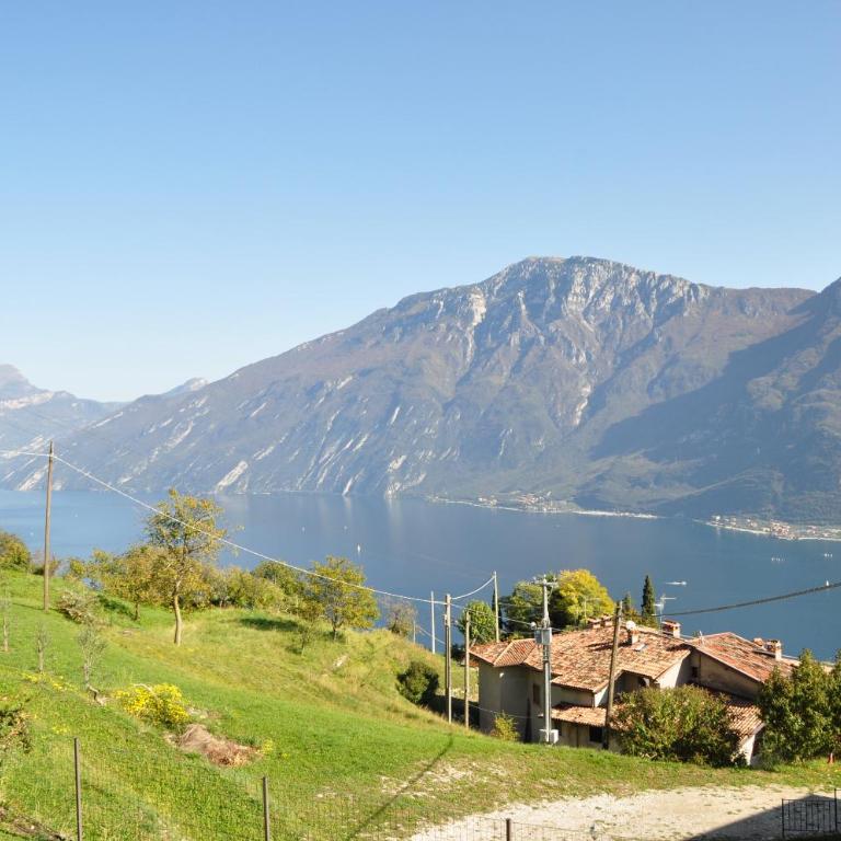 Villetta 56 Blu Yellow and Red Lake view Garden Private Parking by Garda Domus Mea - Casa con 1 Camera da Letto - 5