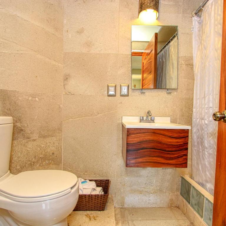 La Vista - Deluxe Double Room with Two Double Beds - 9