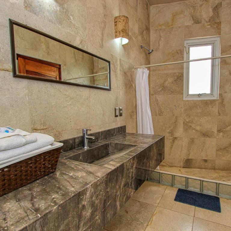 La Vista - Deluxe Double Room with Two Double Beds - 4