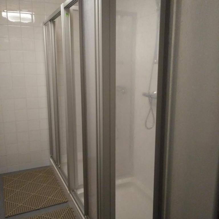 Jugend- und Familiengästehaus Heiligenblut - Bett im Frauenschlafsaal mit 4 Betten - 3