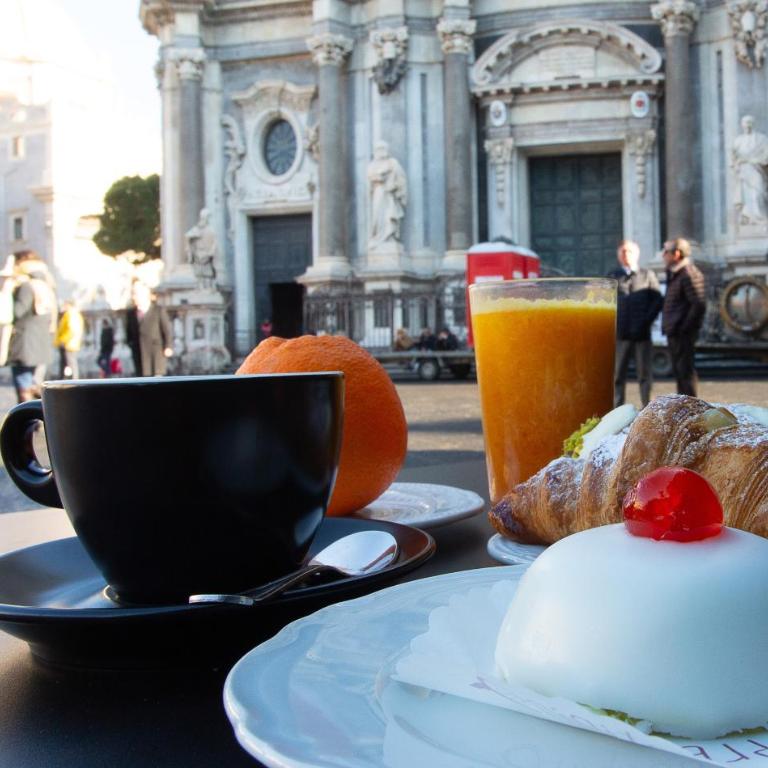 Duomo Luxury Suite Catania - Deluxe Suite with Spa Bath - 12