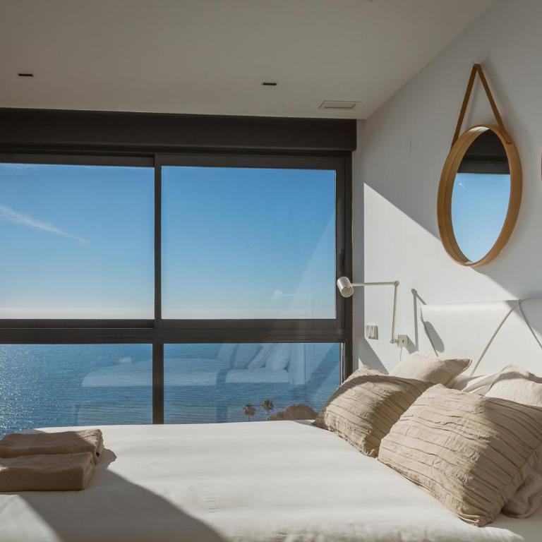 Modern sea front jacuzzi Blue Sky - Two-Bedroom Apartment - 19
