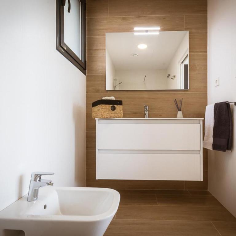 Modern sea front Sea Water - Two-Bedroom Apartment - 26
