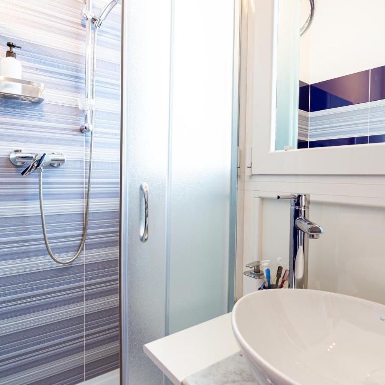 "6 in centro" guest house - Camera Tripla con Bagno Privato - 7
