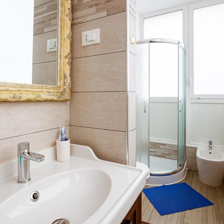 "6 in centro" guest house - Camera Familiare Con Bagno Privato e Cucina - 4