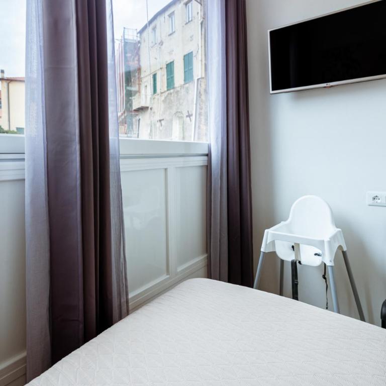"6 in centro" guest house - Camera Familiare Con Bagno Privato e Cucina - 10