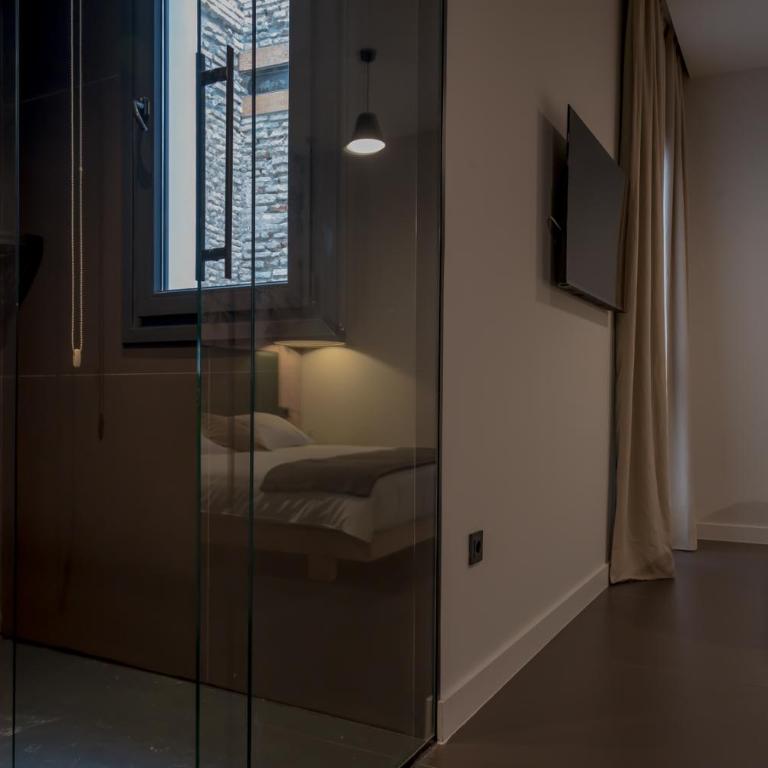 Welldone Quality - Crystal pool - Habitación Superior - 1 cama grande - 17