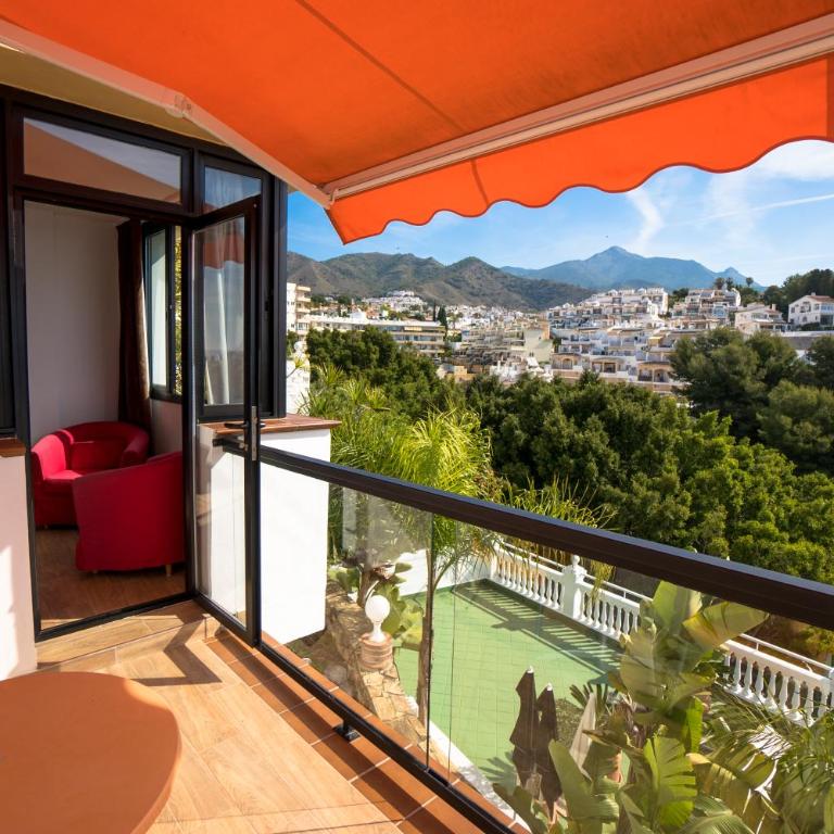 Hostal Casa Mercedes - Habitación Doble con terraza y vistas al mar - 1 o 2 camas - 2