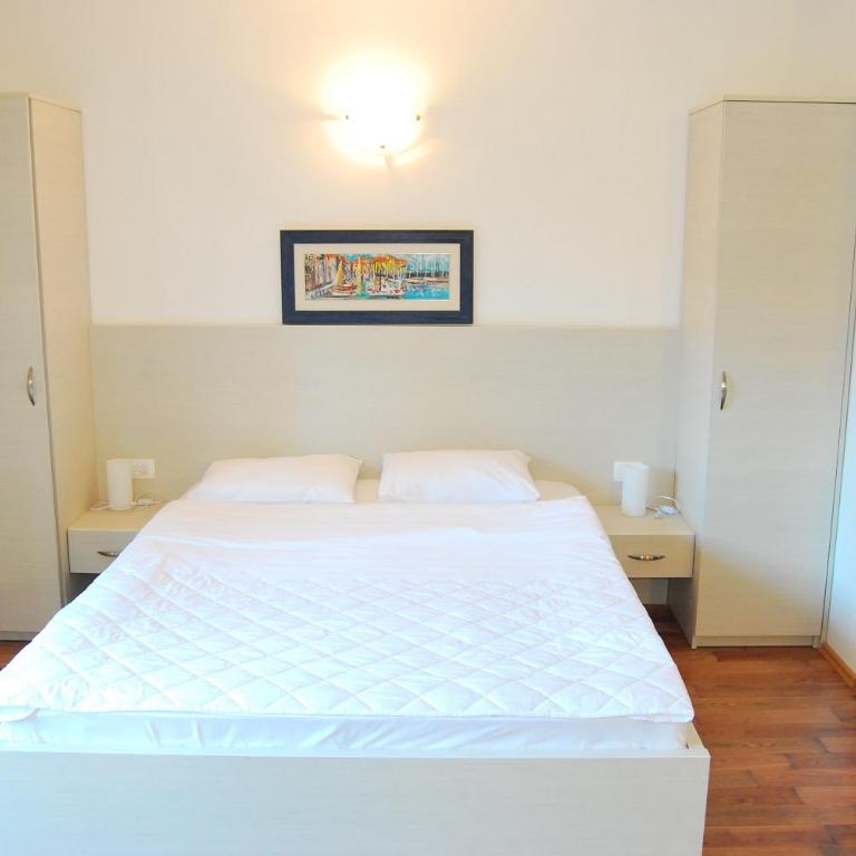 Hotel Art Media - Studio with Balcony - 2