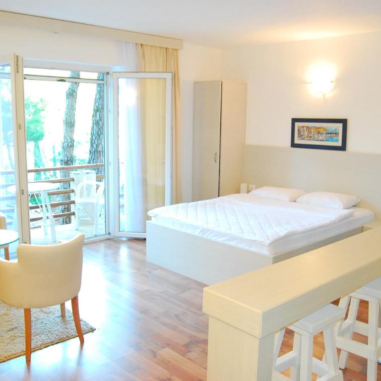 Hotel Art Media - Studio with Balcony - 3