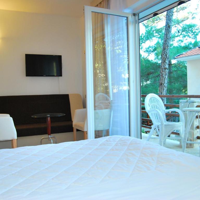 Hotel Art Media - Studio with Balcony - 4