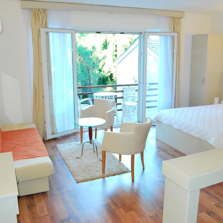 Hotel Art Media - Studio with Balcony - 6