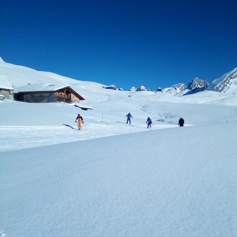 "CHALET LES ARAVIS" chalet et Appartements - Apartment mit Balkon - 8