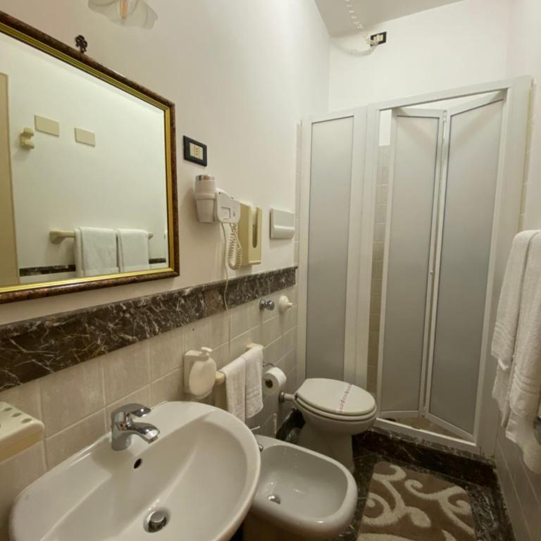 Hotel Mediterraneo - Camera Matrimoniale/Doppia con Letti Singoli - 2
