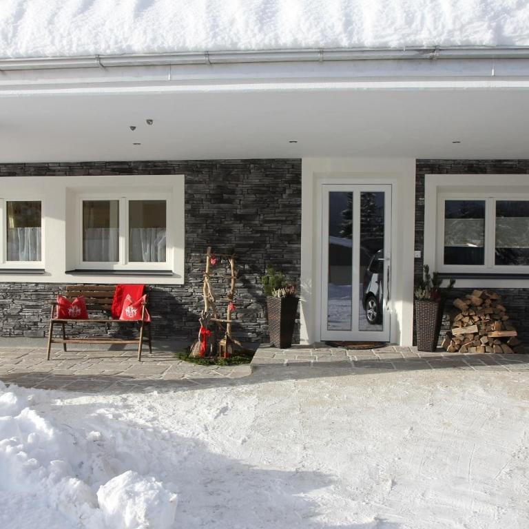 Ferienwohnung Bergblick - Two-Bedroom Apartment with Terrace - 53