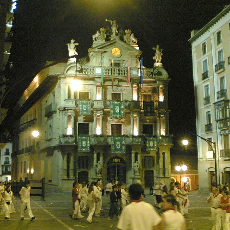 Calle Ansoleaga a 100 mts del Ayuntamiento - Apartment with Balcony - 20